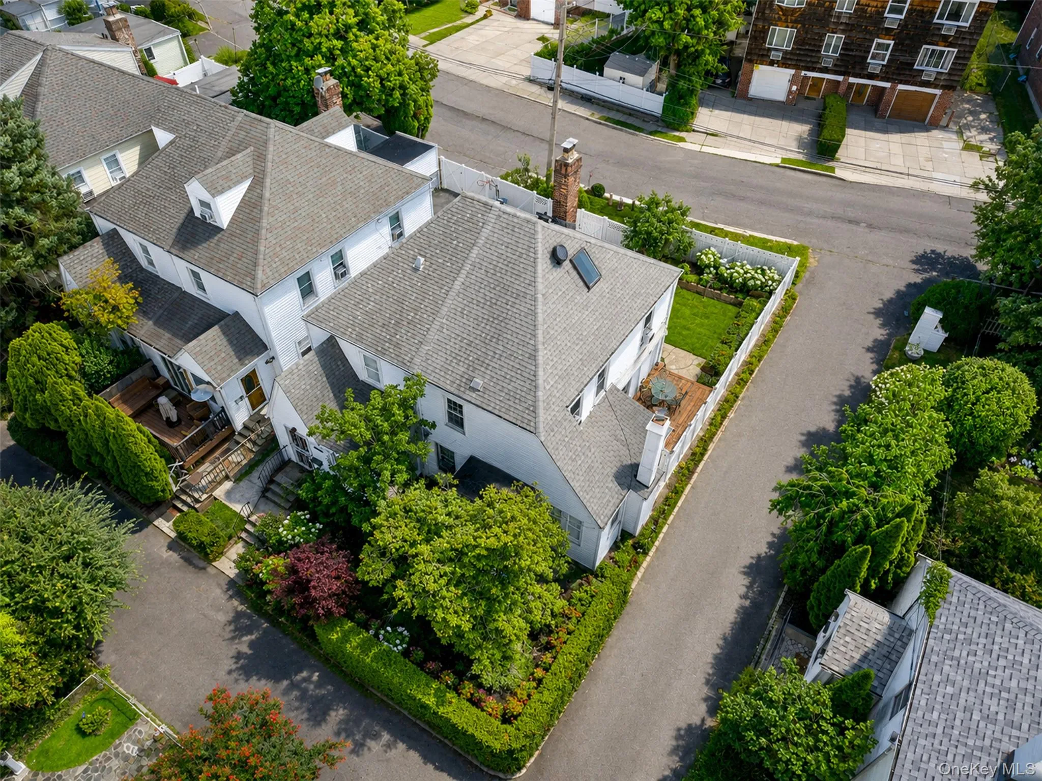 26 Van Nostrand Court, New York, NY, 4 Bedrooms Bedrooms, 7 Rooms Rooms,1 BathroomBathrooms,Residential,For Rent,Van Nostrand,0,1042392 26 Van Nostrand Court, New York, NY, 4 Bedrooms Bedrooms, 7 Rooms Rooms,1 BathroomBathrooms,Residential,For Rent,Van Nostrand,0,1042392