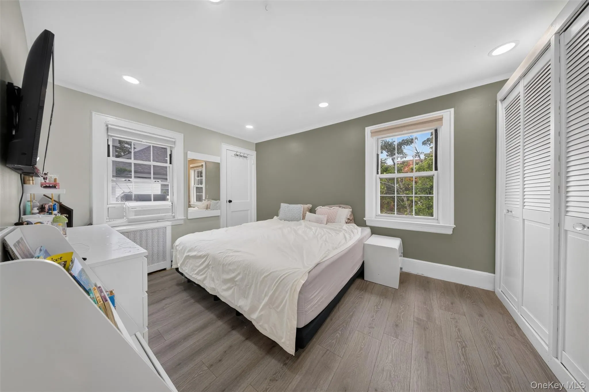 26 Van Nostrand Court, New York, NY, 4 Bedrooms Bedrooms, 7 Rooms Rooms,1 BathroomBathrooms,Residential,For Rent,Van Nostrand,0,1042392 26 Van Nostrand Court, New York, NY, 4 Bedrooms Bedrooms, 7 Rooms Rooms,1 BathroomBathrooms,Residential,For Rent,Van Nostrand,0,1042392