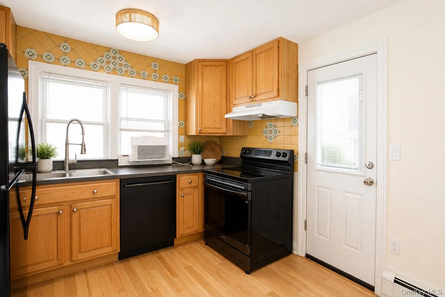 762 Shore Road, Long Beach, NY, 2 Bedrooms Bedrooms, 4 Rooms Rooms,1 BathroomBathrooms,Residential Lease,For Rent,Shore,0,1042393 762 Shore Road, Long Beach, NY, 2 Bedrooms Bedrooms, 4 Rooms Rooms,1 BathroomBathrooms,Residential Lease,For Rent,Shore,0,1042393