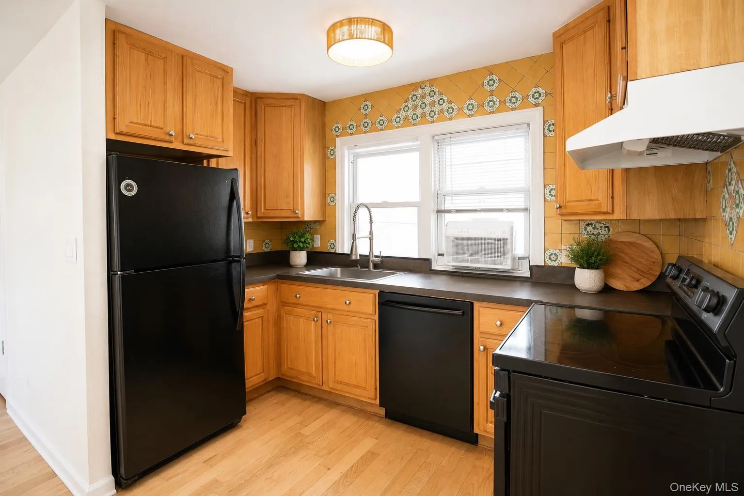 762 Shore Road, Long Beach, NY, 2 Bedrooms Bedrooms, 4 Rooms Rooms,1 BathroomBathrooms,Residential Lease,For Rent,Shore,0,1042393 762 Shore Road, Long Beach, NY, 2 Bedrooms Bedrooms, 4 Rooms Rooms,1 BathroomBathrooms,Residential Lease,For Rent,Shore,0,1042393