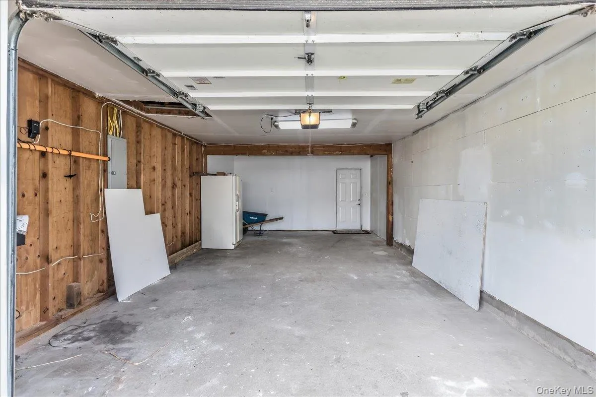 260 24th Street, Babylon, NY, 4 Bedrooms Bedrooms, 10 Rooms Rooms,1 BathroomBathrooms,Residential,For Rent,24th,0,1042400 260 24th Street, Babylon, NY, 4 Bedrooms Bedrooms, 10 Rooms Rooms,1 BathroomBathrooms,Residential,For Rent,24th,0,1042400