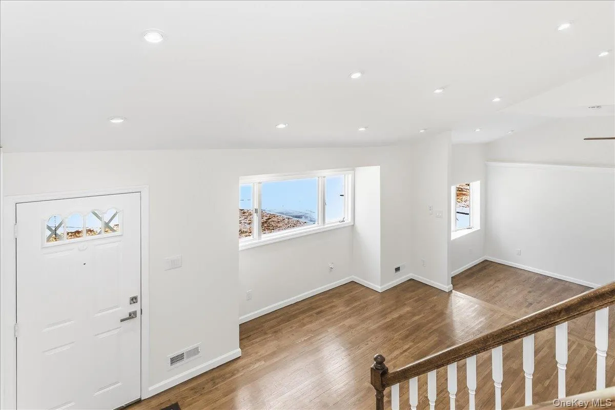 260 24th Street, Babylon, NY, 4 Bedrooms Bedrooms, 10 Rooms Rooms,1 BathroomBathrooms,Residential,For Rent,24th,0,1042400 260 24th Street, Babylon, NY, 4 Bedrooms Bedrooms, 10 Rooms Rooms,1 BathroomBathrooms,Residential,For Rent,24th,0,1042400