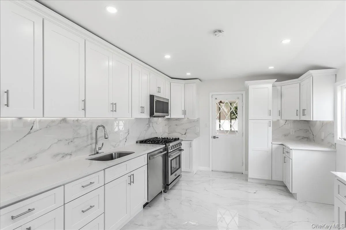 260 24th Street, Babylon, NY, 4 Bedrooms Bedrooms, 10 Rooms Rooms,1 BathroomBathrooms,Residential,For Rent,24th,0,1042400 260 24th Street, Babylon, NY, 4 Bedrooms Bedrooms, 10 Rooms Rooms,1 BathroomBathrooms,Residential,For Rent,24th,0,1042400