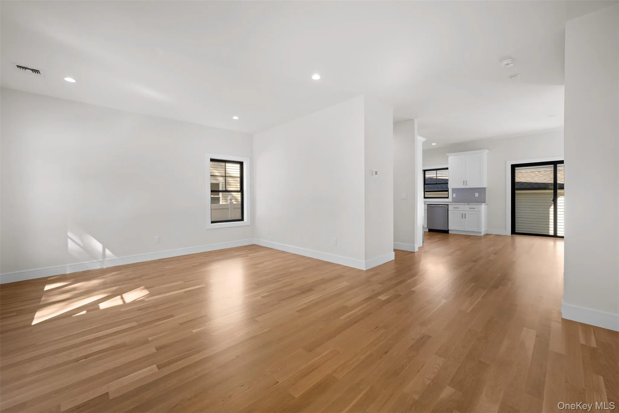 97 Broadmoor Lane, Hempstead, NY, 3 Bedrooms Bedrooms, 8 Rooms Rooms,2 BathroomsBathrooms,Residential,For Rent,Broadmoor,0,1042404 97 Broadmoor Lane, Hempstead, NY, 3 Bedrooms Bedrooms, 8 Rooms Rooms,2 BathroomsBathrooms,Residential,For Rent,Broadmoor,0,1042404