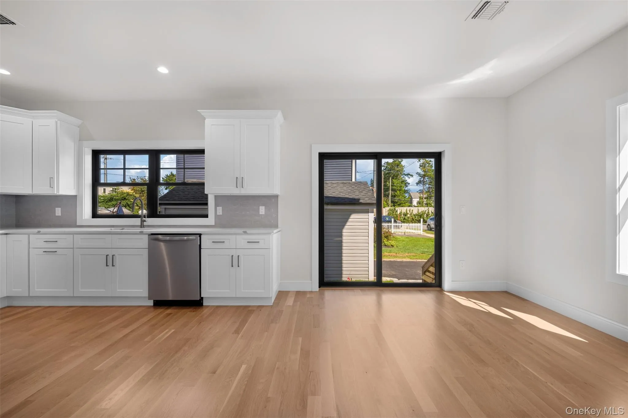 97 Broadmoor Lane, Hempstead, NY, 3 Bedrooms Bedrooms, 8 Rooms Rooms,2 BathroomsBathrooms,Residential,For Rent,Broadmoor,0,1042404 97 Broadmoor Lane, Hempstead, NY, 3 Bedrooms Bedrooms, 8 Rooms Rooms,2 BathroomsBathrooms,Residential,For Rent,Broadmoor,0,1042404