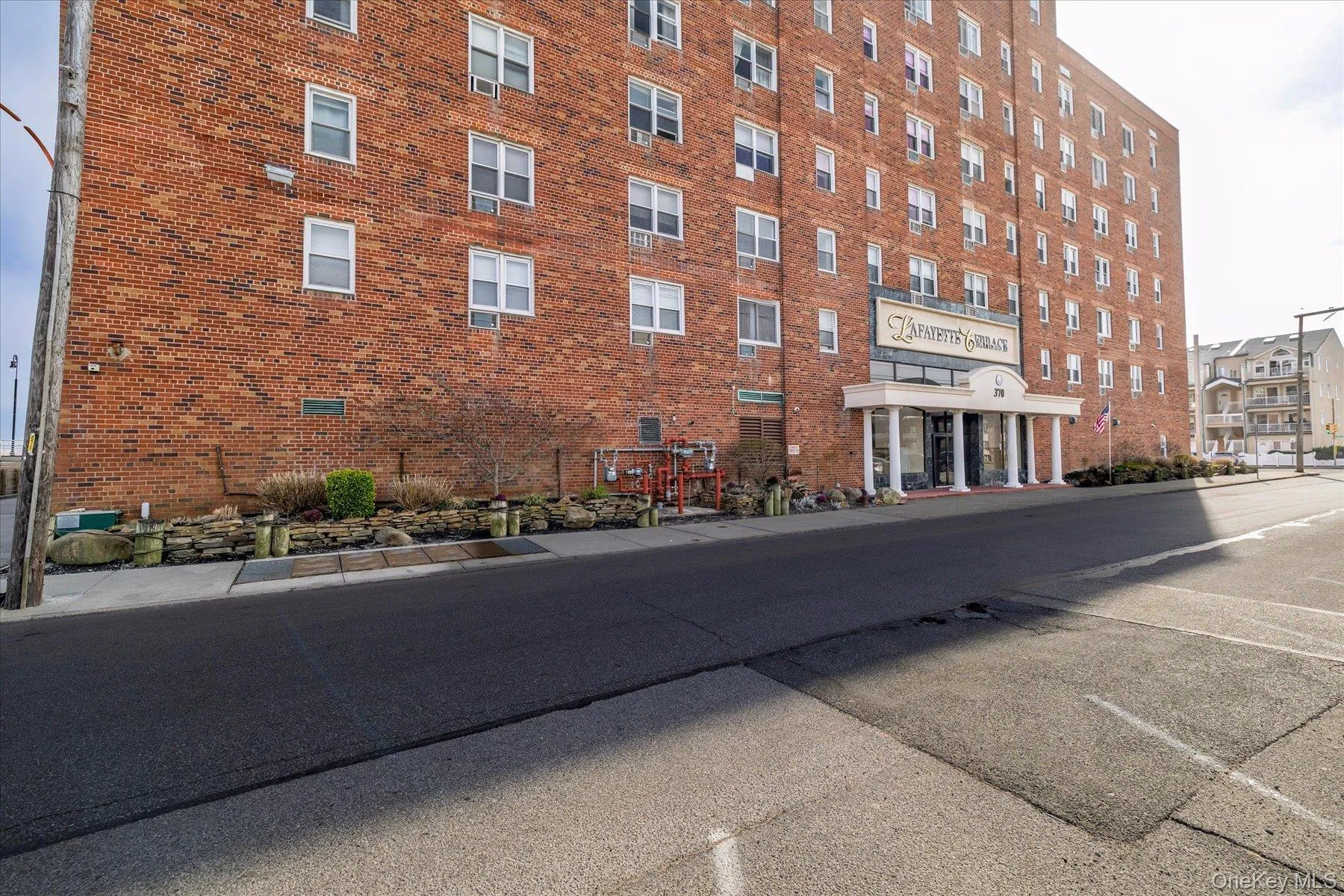 370 West Broadway, Long Beach, NY, 1 Bedroom Bedrooms, 4 Rooms Rooms,1 BathroomBathrooms,Residential Lease,For Rent,West Broadway,0,1042406 370 West Broadway, Long Beach, NY, 1 Bedroom Bedrooms, 4 Rooms Rooms,1 BathroomBathrooms,Residential Lease,For Rent,West Broadway,0,1042406