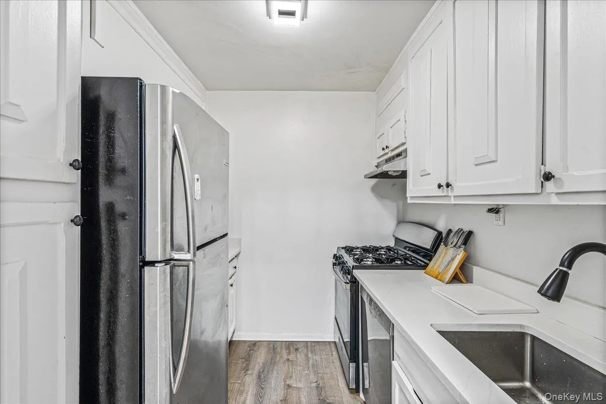 600 Shore Road, Long Beach, NY, 1 Bedroom Bedrooms, 4 Rooms Rooms,1 BathroomBathrooms,Residential,For Rent,Shore,0,1042410 600 Shore Road, Long Beach, NY, 1 Bedroom Bedrooms, 4 Rooms Rooms,1 BathroomBathrooms,Residential,For Rent,Shore,0,1042410