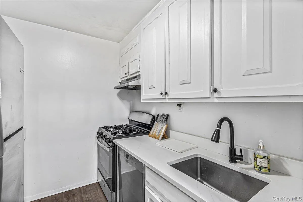 600 Shore Road, Long Beach, NY, 1 Bedroom Bedrooms, 4 Rooms Rooms,1 BathroomBathrooms,Residential,For Rent,Shore,0,1042410 600 Shore Road, Long Beach, NY, 1 Bedroom Bedrooms, 4 Rooms Rooms,1 BathroomBathrooms,Residential,For Rent,Shore,0,1042410