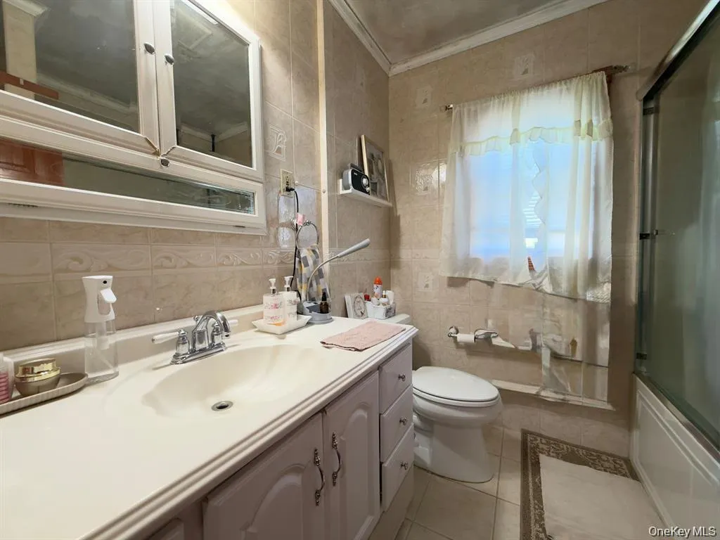 209-44 110th Avenue, New York, NY, 5 Bedrooms Bedrooms, 7 Rooms Rooms,1 BathroomBathrooms,Residential Lease,For Rent,110th,0,1042411 209-44 110th Avenue, New York, NY, 5 Bedrooms Bedrooms, 7 Rooms Rooms,1 BathroomBathrooms,Residential Lease,For Rent,110th,0,1042411