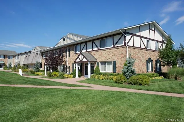 87 Moonlight Walk, Islip, NY, 1 Bedroom Bedrooms, 4 Room Rooms,1 BathroomBathrooms,Residential Lease,For Rent,Moonlight,0,1042425 87 Moonlight Walk, Islip, NY, 1 Bedroom Bedrooms, 4 Room Rooms,1 BathroomBathrooms,Residential Lease,For Rent,Moonlight,0,1042425