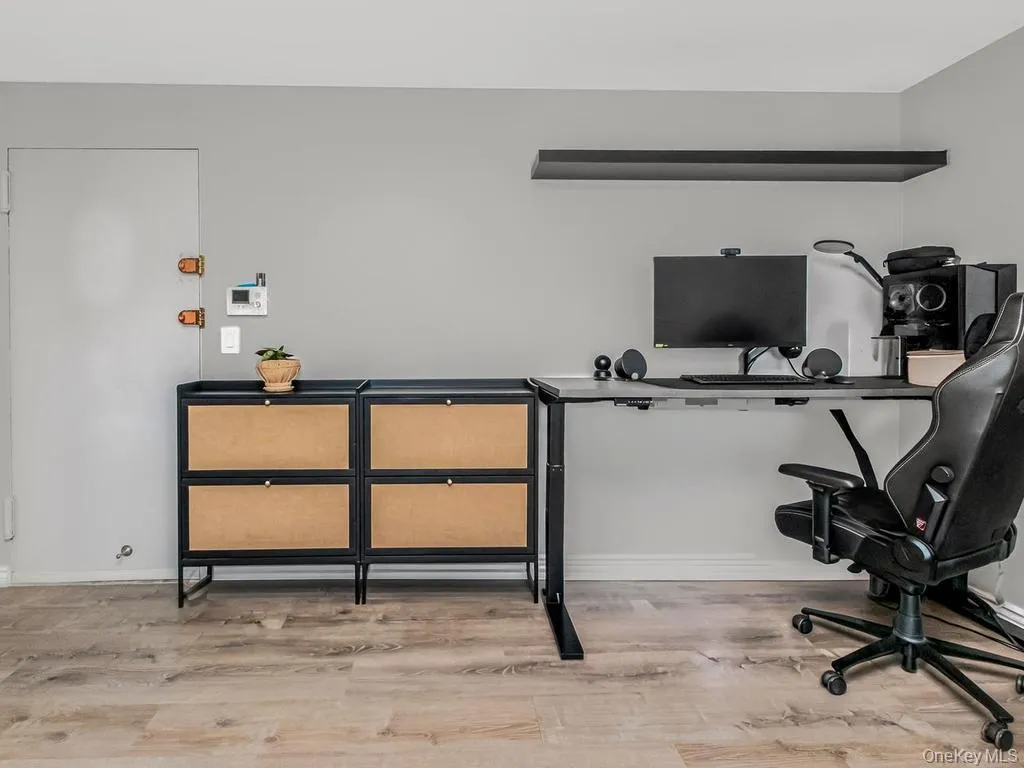 920 Metcalf Avenue, New York, NY, 1 Bedroom Bedrooms, 4 Rooms Rooms,1 BathroomBathrooms,Residential,For Rent,Metcalf,0,1042430 920 Metcalf Avenue, New York, NY, 1 Bedroom Bedrooms, 4 Rooms Rooms,1 BathroomBathrooms,Residential,For Rent,Metcalf,0,1042430