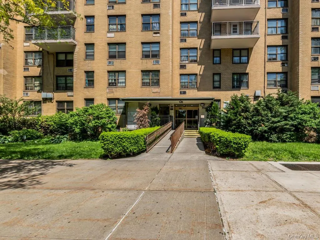 920 Metcalf Avenue, New York, NY, 1 Bedroom Bedrooms, 4 Rooms Rooms,1 BathroomBathrooms,Residential,For Rent,Metcalf,0,1042430 920 Metcalf Avenue, New York, NY, 1 Bedroom Bedrooms, 4 Rooms Rooms,1 BathroomBathrooms,Residential,For Rent,Metcalf,0,1042430