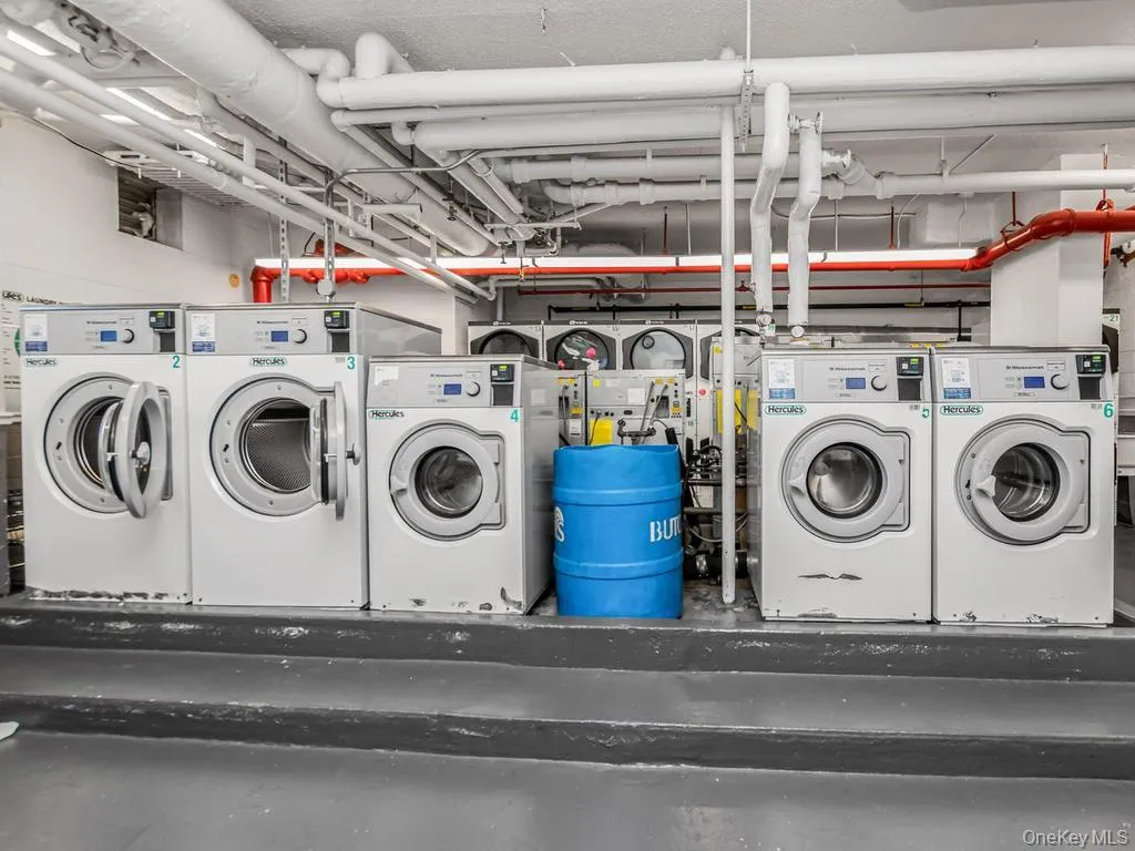 920 Metcalf Avenue, New York, NY, 1 Bedroom Bedrooms, 4 Rooms Rooms,1 BathroomBathrooms,Residential,For Rent,Metcalf,0,1042430 920 Metcalf Avenue, New York, NY, 1 Bedroom Bedrooms, 4 Rooms Rooms,1 BathroomBathrooms,Residential,For Rent,Metcalf,0,1042430