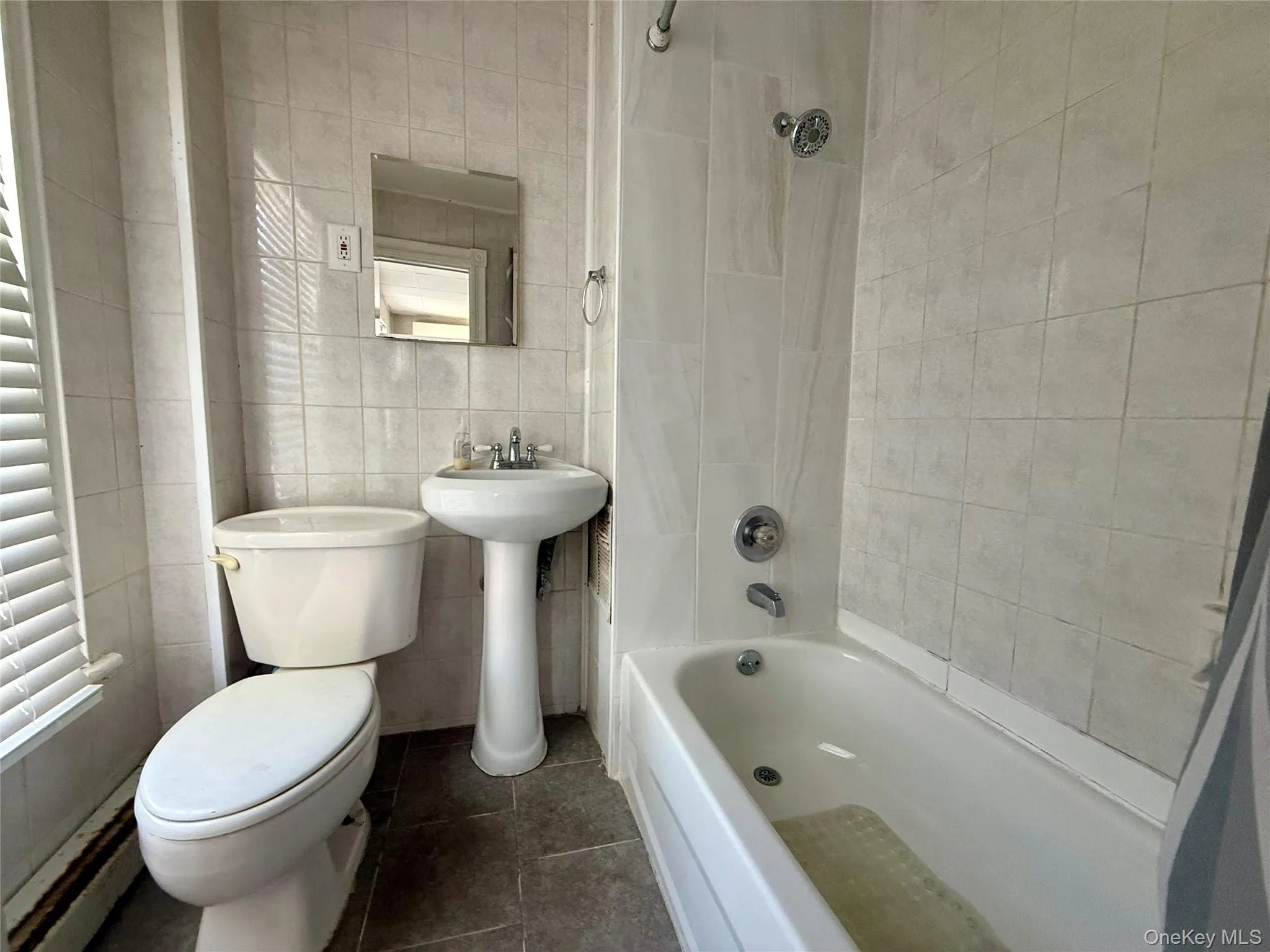 2 Charles Street, Poughkeepsie, NY, 2 Bedrooms Bedrooms, 4 Rooms Rooms,1 BathroomBathrooms,Residential Lease,For Rent,Charles,0,1042432 2 Charles Street, Poughkeepsie, NY, 2 Bedrooms Bedrooms, 4 Rooms Rooms,1 BathroomBathrooms,Residential Lease,For Rent,Charles,0,1042432