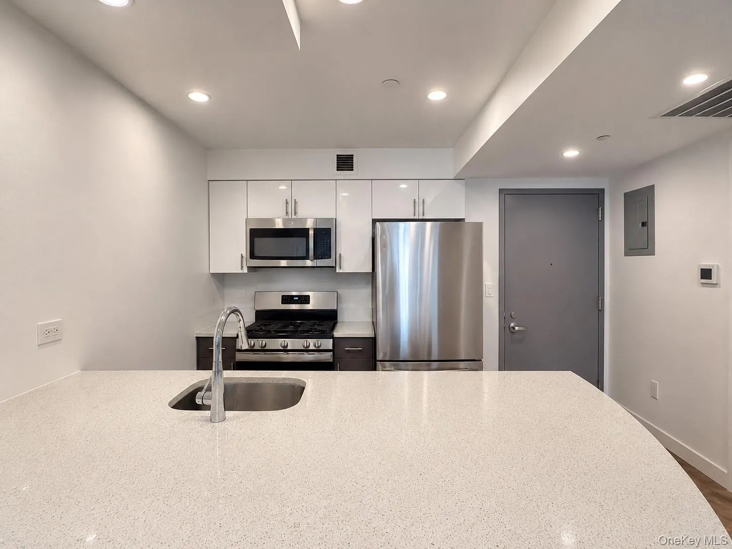 5602 31st Avenue, New York, NY, 2 Bedrooms Bedrooms, 4 Rooms Rooms,1 BathroomBathrooms,Residential,For Rent,31st,0,1042446 5602 31st Avenue, New York, NY, 2 Bedrooms Bedrooms, 4 Rooms Rooms,1 BathroomBathrooms,Residential,For Rent,31st,0,1042446