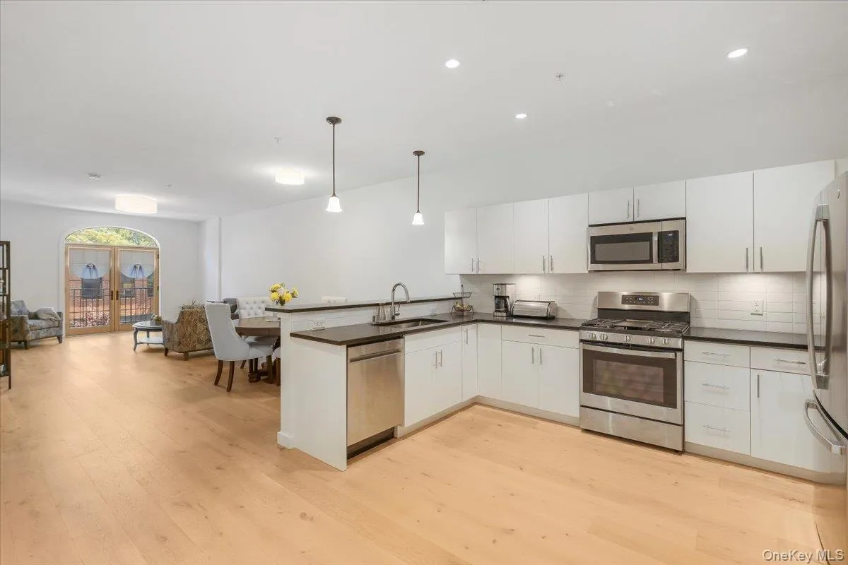 249 Main Street, Beacon, NY, 1 Bedroom Bedrooms, 4 Rooms Rooms,1 BathroomBathrooms,Residential Lease,For Rent,Main,0,1042449 249 Main Street, Beacon, NY, 1 Bedroom Bedrooms, 4 Rooms Rooms,1 BathroomBathrooms,Residential Lease,For Rent,Main,0,1042449