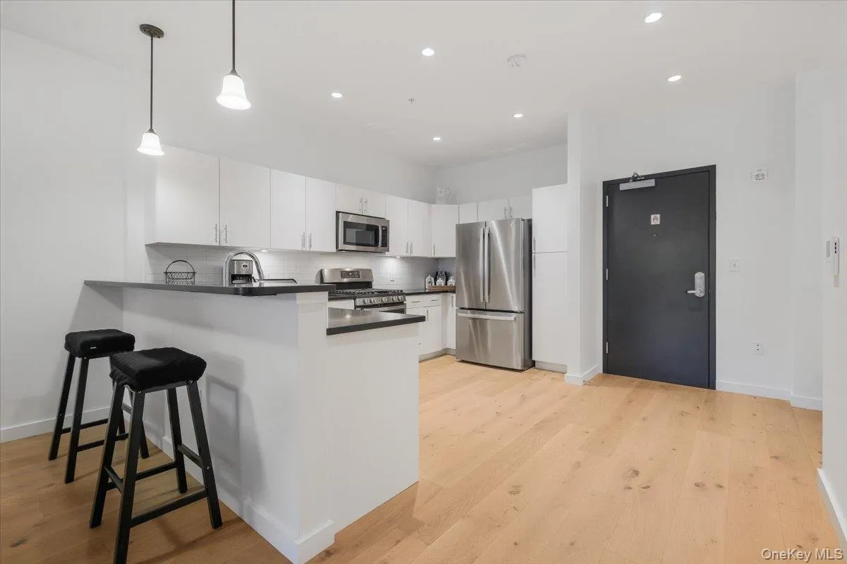 249 Main Street, Beacon, NY, 1 Bedroom Bedrooms, 4 Rooms Rooms,1 BathroomBathrooms,Residential Lease,For Rent,Main,0,1042449 249 Main Street, Beacon, NY, 1 Bedroom Bedrooms, 4 Rooms Rooms,1 BathroomBathrooms,Residential Lease,For Rent,Main,0,1042449