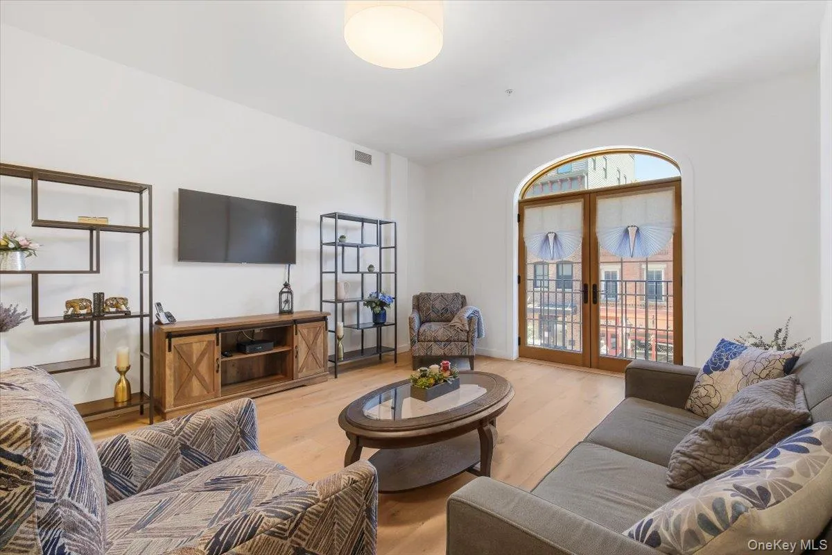 249 Main Street, Beacon, NY, 1 Bedroom Bedrooms, 4 Rooms Rooms,1 BathroomBathrooms,Residential Lease,For Rent,Main,0,1042449 249 Main Street, Beacon, NY, 1 Bedroom Bedrooms, 4 Rooms Rooms,1 BathroomBathrooms,Residential Lease,For Rent,Main,0,1042449