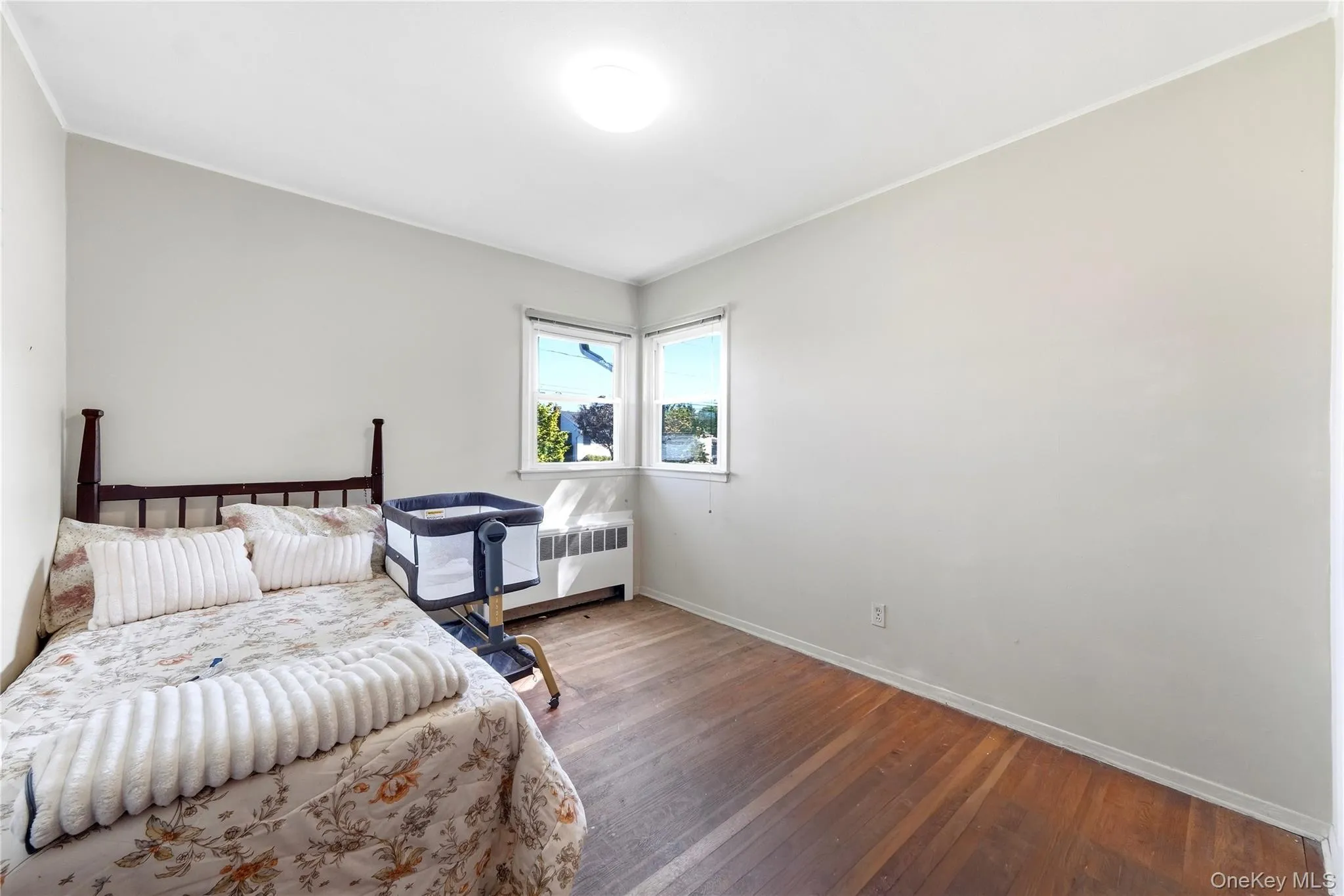 BR 2 with HW Floors BR 2 with HW Floors
