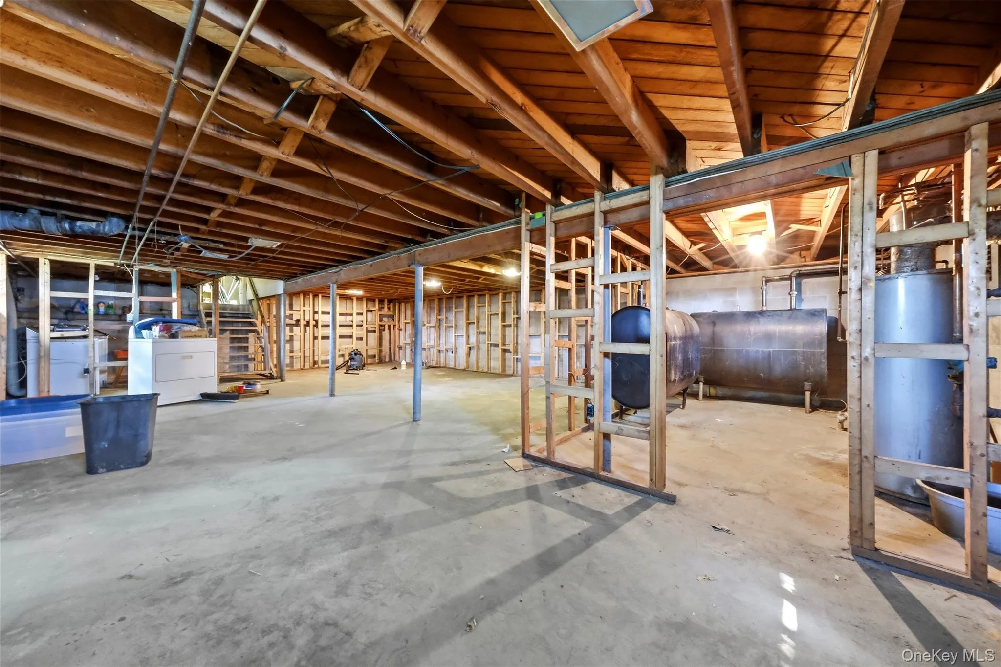 Full Unfinished Basement, Storage, Utiltiies Full Unfinished Basement, Storage, Utiltiies