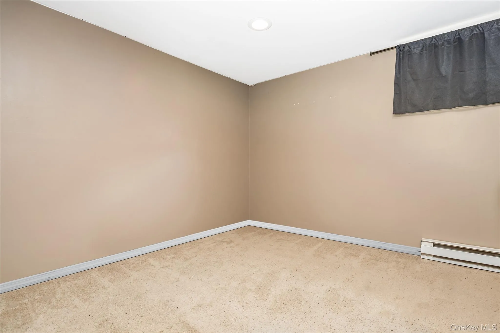 2401 Wave Avenue, Brookhaven, NY, 4 Bedrooms Bedrooms, 7 Rooms Rooms,2 BathroomsBathrooms,Residential,For Rent,Wave,0,1042453 2401 Wave Avenue, Brookhaven, NY, 4 Bedrooms Bedrooms, 7 Rooms Rooms,2 BathroomsBathrooms,Residential,For Rent,Wave,0,1042453