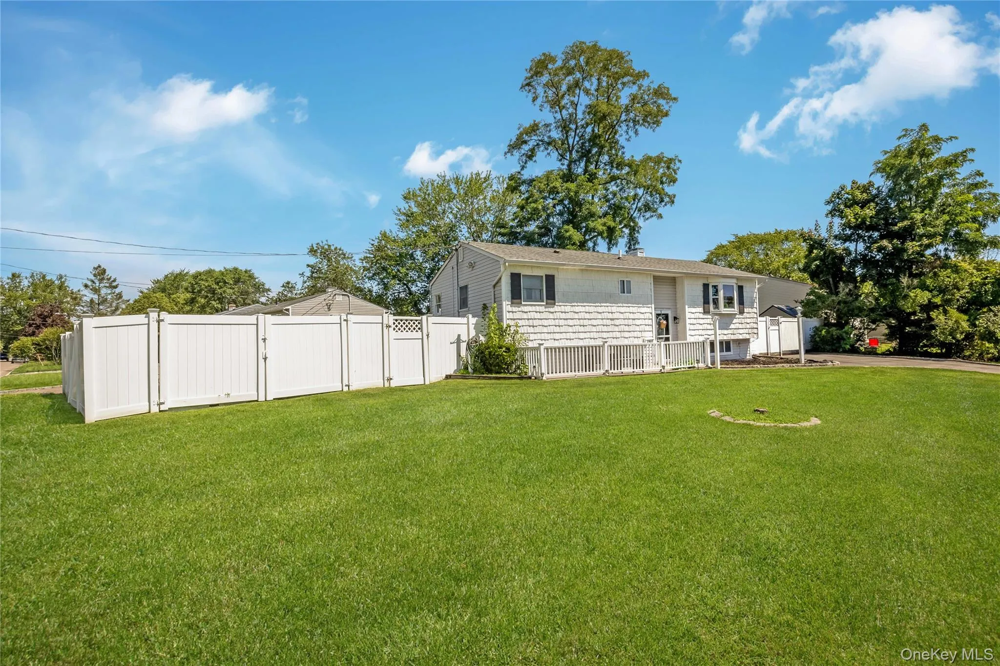 2401 Wave Avenue, Brookhaven, NY, 4 Bedrooms Bedrooms, 7 Rooms Rooms,2 BathroomsBathrooms,Residential,For Rent,Wave,0,1042453 2401 Wave Avenue, Brookhaven, NY, 4 Bedrooms Bedrooms, 7 Rooms Rooms,2 BathroomsBathrooms,Residential,For Rent,Wave,0,1042453