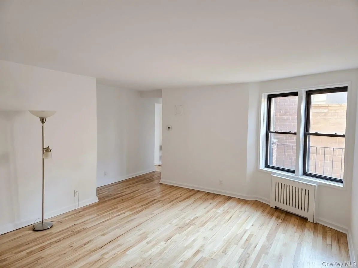 6448 Booth Street, New York, NY, 1 Bedroom Bedrooms, 4 Rooms Rooms,1 BathroomBathrooms,Residential,For Rent,Booth,0,1042457 6448 Booth Street, New York, NY, 1 Bedroom Bedrooms, 4 Rooms Rooms,1 BathroomBathrooms,Residential,For Rent,Booth,0,1042457