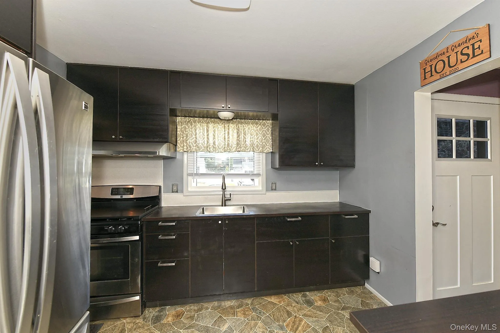 63 Michele Terrace, Oyster Bay, NY, 6 Bedrooms Bedrooms, 11 Rooms Rooms,2 BathroomsBathrooms,Residential,For Rent,Michele,0,1042463 63 Michele Terrace, Oyster Bay, NY, 6 Bedrooms Bedrooms, 11 Rooms Rooms,2 BathroomsBathrooms,Residential,For Rent,Michele,0,1042463