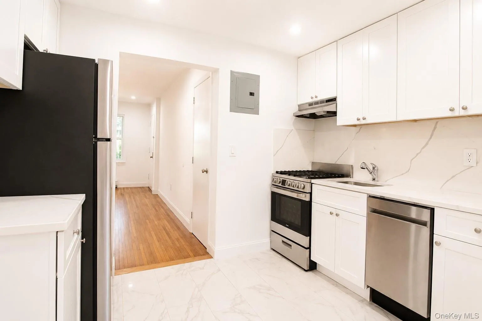 330 Broadway, Long Beach, NY, 1 Bedroom Bedrooms, 4 Rooms Rooms,1 BathroomBathrooms,Residential Lease,For Rent,Broadway,0,1042464 330 Broadway, Long Beach, NY, 1 Bedroom Bedrooms, 4 Rooms Rooms,1 BathroomBathrooms,Residential Lease,For Rent,Broadway,0,1042464