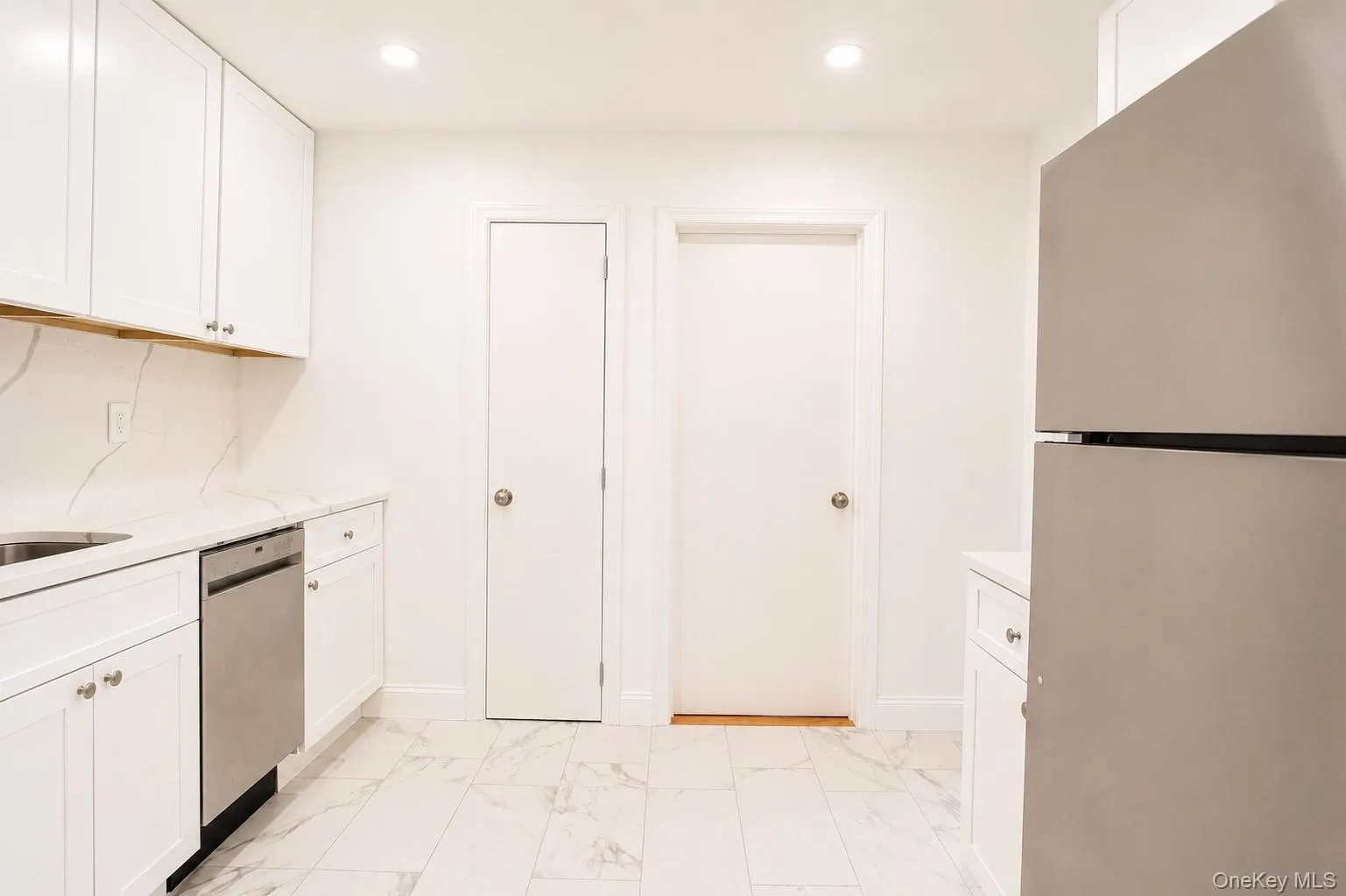 330 Broadway, Long Beach, NY, 1 Bedroom Bedrooms, 4 Rooms Rooms,1 BathroomBathrooms,Residential Lease,For Rent,Broadway,0,1042464 330 Broadway, Long Beach, NY, 1 Bedroom Bedrooms, 4 Rooms Rooms,1 BathroomBathrooms,Residential Lease,For Rent,Broadway,0,1042464