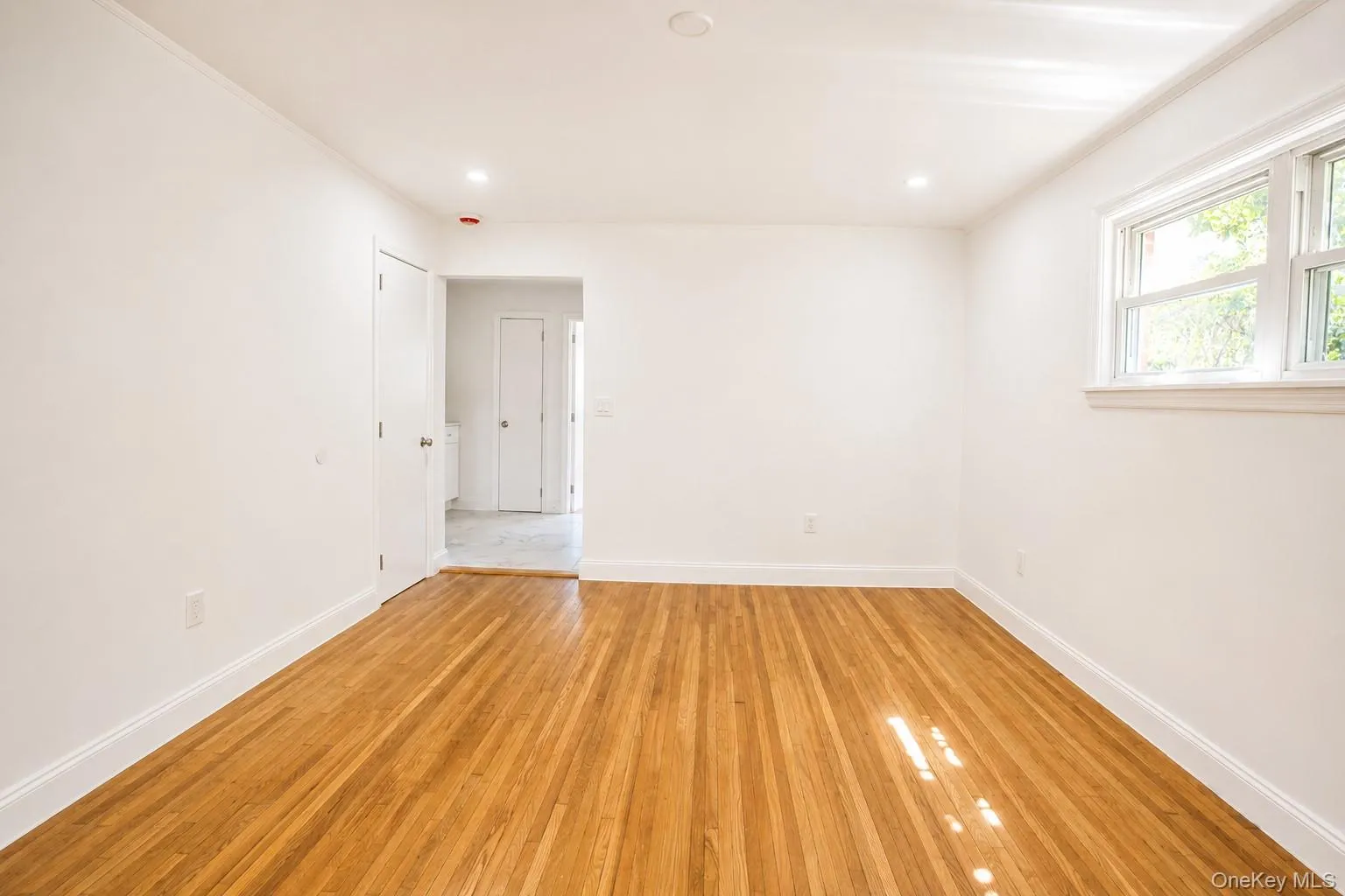 330 Broadway, Long Beach, NY, 1 Bedroom Bedrooms, 4 Rooms Rooms,1 BathroomBathrooms,Residential Lease,For Rent,Broadway,0,1042464 330 Broadway, Long Beach, NY, 1 Bedroom Bedrooms, 4 Rooms Rooms,1 BathroomBathrooms,Residential Lease,For Rent,Broadway,0,1042464