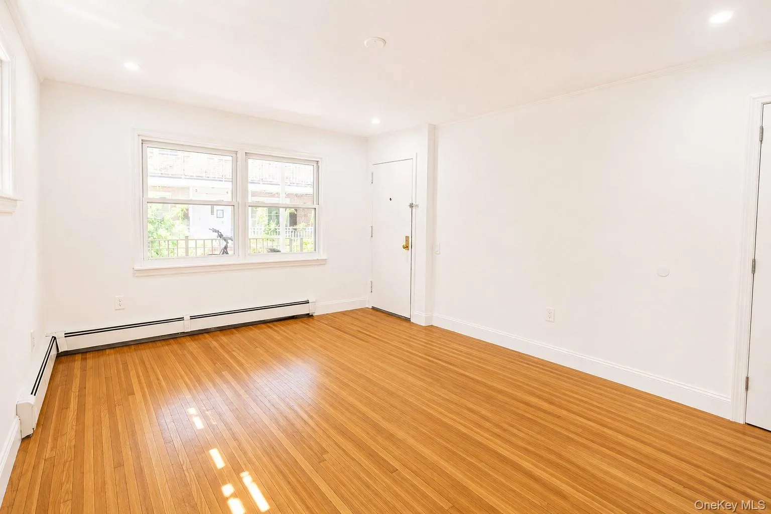 330 Broadway, Long Beach, NY, 1 Bedroom Bedrooms, 4 Rooms Rooms,1 BathroomBathrooms,Residential Lease,For Rent,Broadway,0,1042464 330 Broadway, Long Beach, NY, 1 Bedroom Bedrooms, 4 Rooms Rooms,1 BathroomBathrooms,Residential Lease,For Rent,Broadway,0,1042464