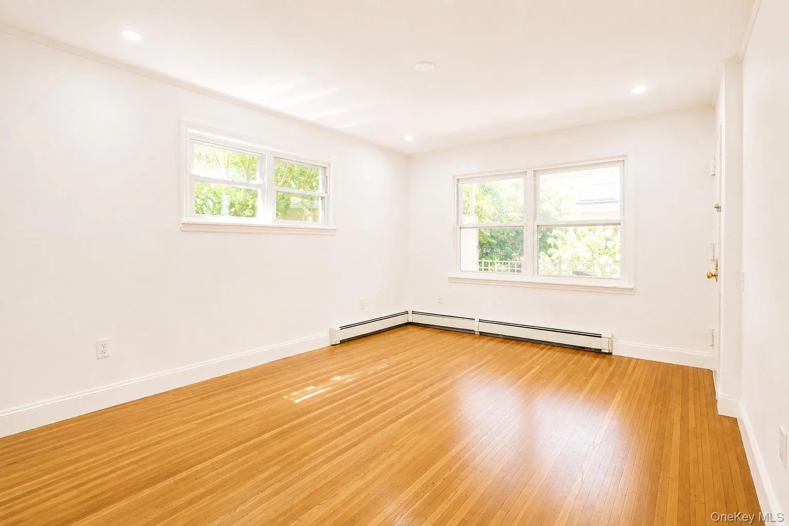 330 Broadway, Long Beach, NY, 1 Bedroom Bedrooms, 4 Rooms Rooms,1 BathroomBathrooms,Residential Lease,For Rent,Broadway,0,1042464 330 Broadway, Long Beach, NY, 1 Bedroom Bedrooms, 4 Rooms Rooms,1 BathroomBathrooms,Residential Lease,For Rent,Broadway,0,1042464