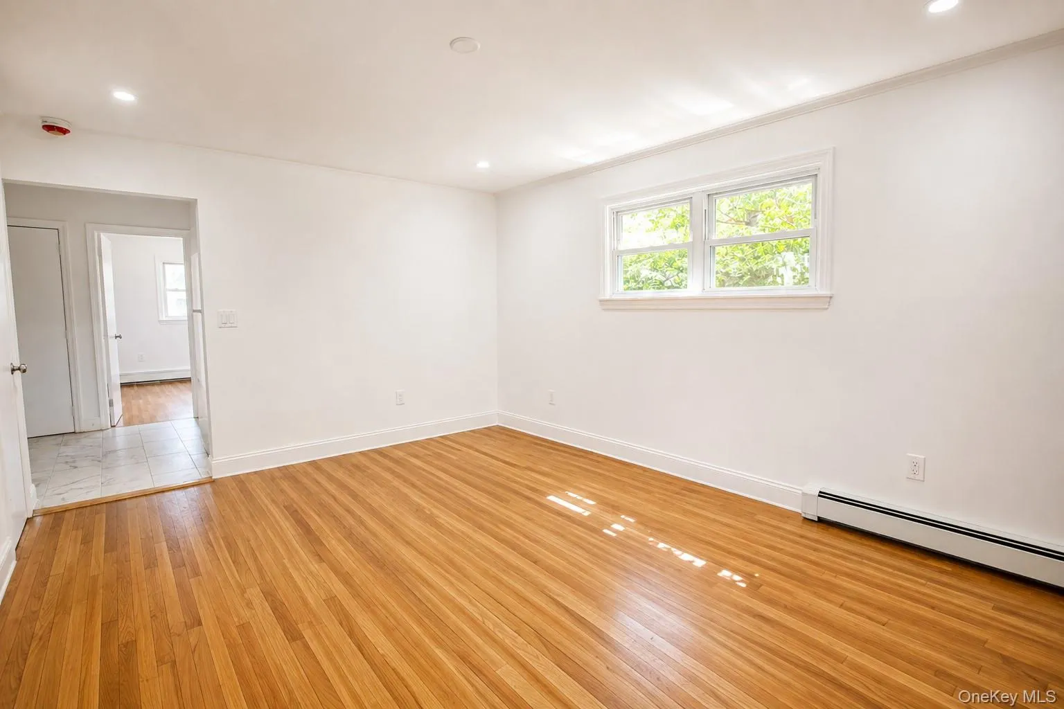 330 Broadway, Long Beach, NY, 1 Bedroom Bedrooms, 4 Rooms Rooms,1 BathroomBathrooms,Residential Lease,For Rent,Broadway,0,1042464 330 Broadway, Long Beach, NY, 1 Bedroom Bedrooms, 4 Rooms Rooms,1 BathroomBathrooms,Residential Lease,For Rent,Broadway,0,1042464
