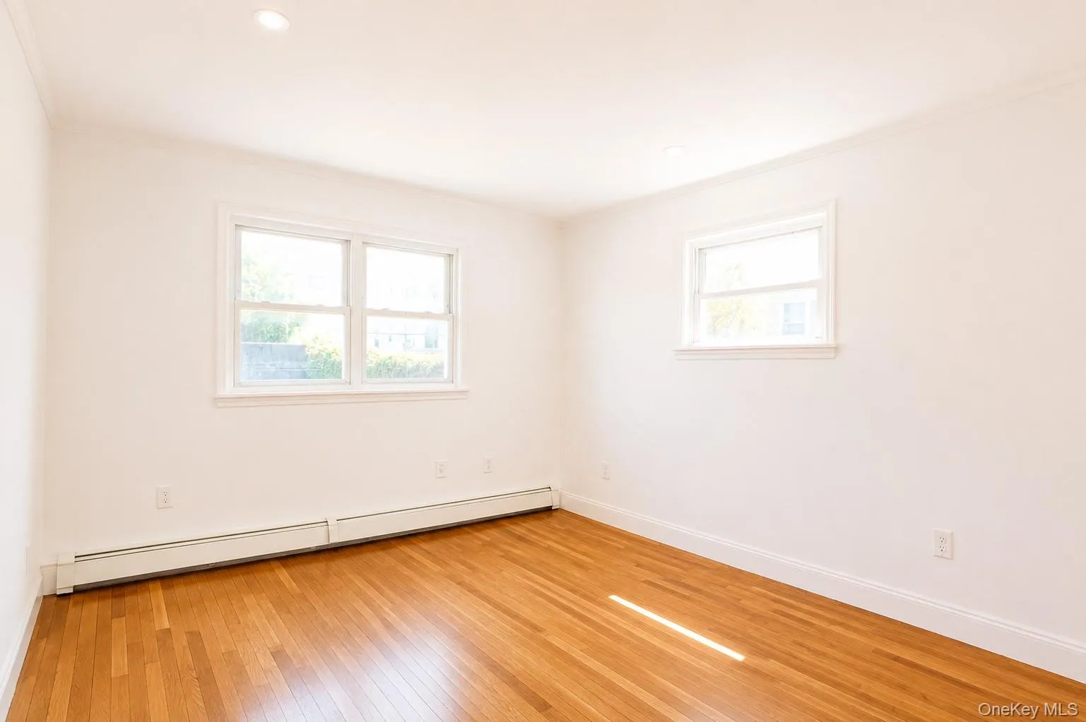 330 Broadway, Long Beach, NY, 1 Bedroom Bedrooms, 4 Rooms Rooms,1 BathroomBathrooms,Residential Lease,For Rent,Broadway,0,1042464 330 Broadway, Long Beach, NY, 1 Bedroom Bedrooms, 4 Rooms Rooms,1 BathroomBathrooms,Residential Lease,For Rent,Broadway,0,1042464
