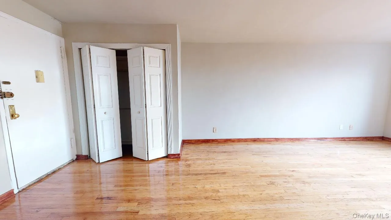 66-15 Thornton Place, New York, NY, 1 Bedroom Bedrooms, 3 Rooms Rooms,1 BathroomBathrooms,Residential Lease,For Rent,Thornton,0,1042466 66-15 Thornton Place, New York, NY, 1 Bedroom Bedrooms, 3 Rooms Rooms,1 BathroomBathrooms,Residential Lease,For Rent,Thornton,0,1042466