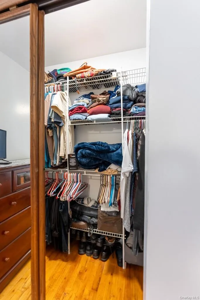 2175 Hughes Avenue, New York, NY, 3 Bedrooms Bedrooms, 7 Rooms Rooms,1 BathroomBathrooms,Residential,For Rent,Hughes,0,1042469 2175 Hughes Avenue, New York, NY, 3 Bedrooms Bedrooms, 7 Rooms Rooms,1 BathroomBathrooms,Residential,For Rent,Hughes,0,1042469