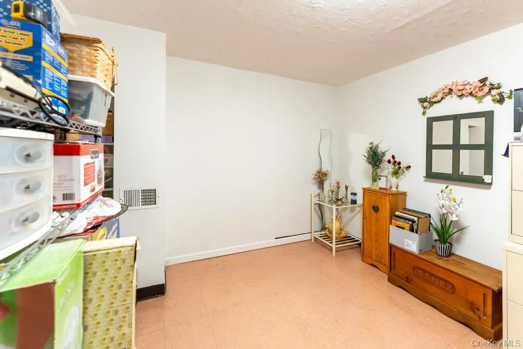 2175 Hughes Avenue, New York, NY, 3 Bedrooms Bedrooms, 7 Rooms Rooms,1 BathroomBathrooms,Residential,For Rent,Hughes,0,1042469 2175 Hughes Avenue, New York, NY, 3 Bedrooms Bedrooms, 7 Rooms Rooms,1 BathroomBathrooms,Residential,For Rent,Hughes,0,1042469
