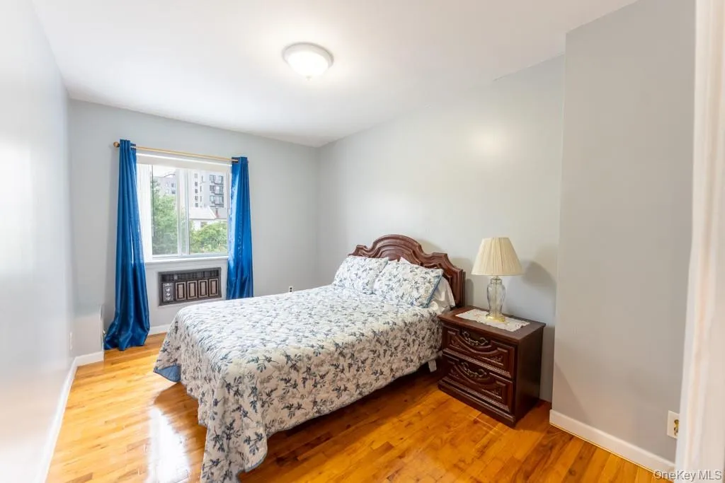2175 Hughes Avenue, New York, NY, 3 Bedrooms Bedrooms, 7 Rooms Rooms,1 BathroomBathrooms,Residential,For Rent,Hughes,0,1042469 2175 Hughes Avenue, New York, NY, 3 Bedrooms Bedrooms, 7 Rooms Rooms,1 BathroomBathrooms,Residential,For Rent,Hughes,0,1042469