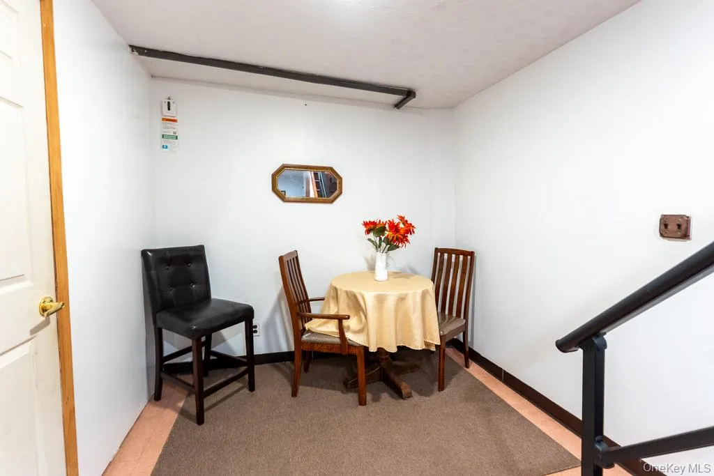 2175 Hughes Avenue, New York, NY, 3 Bedrooms Bedrooms, 7 Rooms Rooms,1 BathroomBathrooms,Residential,For Rent,Hughes,0,1042469 2175 Hughes Avenue, New York, NY, 3 Bedrooms Bedrooms, 7 Rooms Rooms,1 BathroomBathrooms,Residential,For Rent,Hughes,0,1042469
