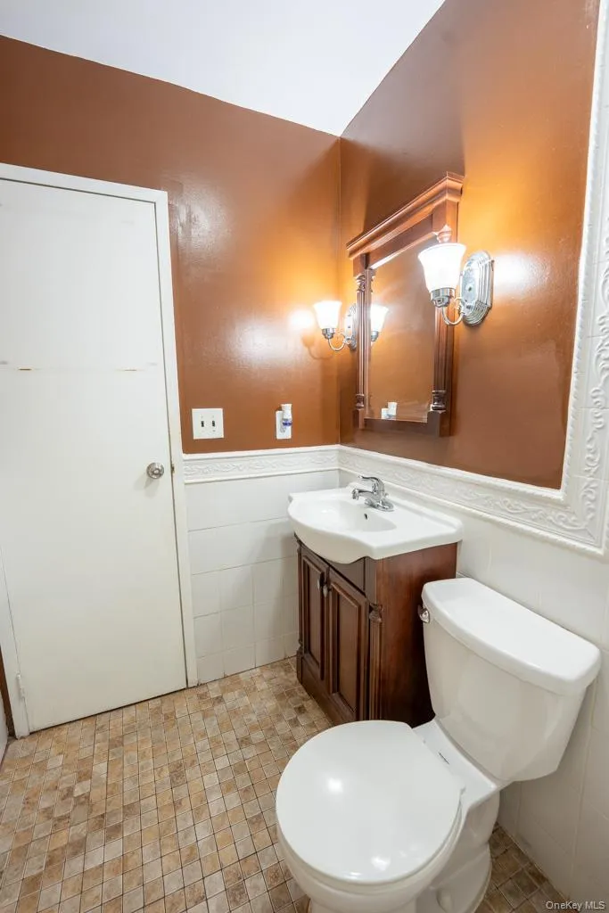 2175 Hughes Avenue, New York, NY, 3 Bedrooms Bedrooms, 7 Rooms Rooms,1 BathroomBathrooms,Residential,For Rent,Hughes,0,1042469 2175 Hughes Avenue, New York, NY, 3 Bedrooms Bedrooms, 7 Rooms Rooms,1 BathroomBathrooms,Residential,For Rent,Hughes,0,1042469