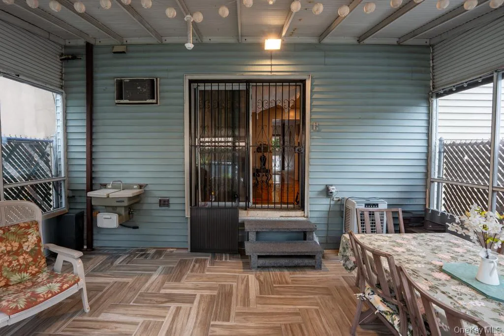 2175 Hughes Avenue, New York, NY, 3 Bedrooms Bedrooms, 7 Rooms Rooms,1 BathroomBathrooms,Residential,For Rent,Hughes,0,1042469 2175 Hughes Avenue, New York, NY, 3 Bedrooms Bedrooms, 7 Rooms Rooms,1 BathroomBathrooms,Residential,For Rent,Hughes,0,1042469