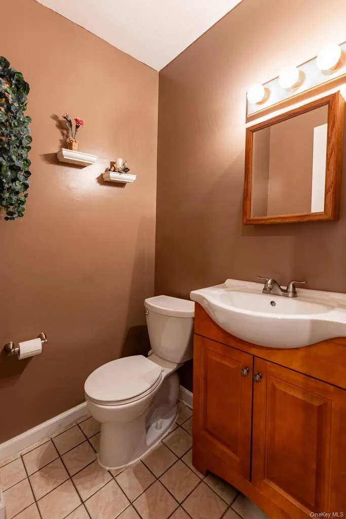 2175 Hughes Avenue, New York, NY, 3 Bedrooms Bedrooms, 7 Rooms Rooms,1 BathroomBathrooms,Residential,For Rent,Hughes,0,1042469 2175 Hughes Avenue, New York, NY, 3 Bedrooms Bedrooms, 7 Rooms Rooms,1 BathroomBathrooms,Residential,For Rent,Hughes,0,1042469