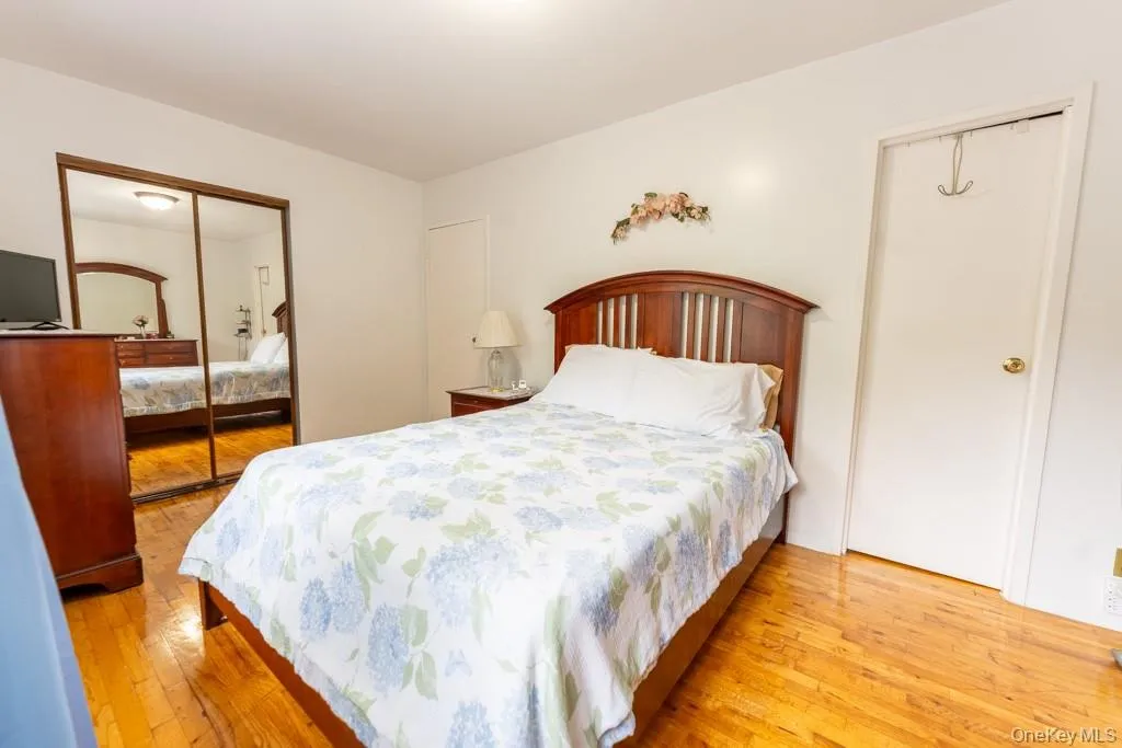 2175 Hughes Avenue, New York, NY, 3 Bedrooms Bedrooms, 7 Rooms Rooms,1 BathroomBathrooms,Residential,For Rent,Hughes,0,1042469 2175 Hughes Avenue, New York, NY, 3 Bedrooms Bedrooms, 7 Rooms Rooms,1 BathroomBathrooms,Residential,For Rent,Hughes,0,1042469