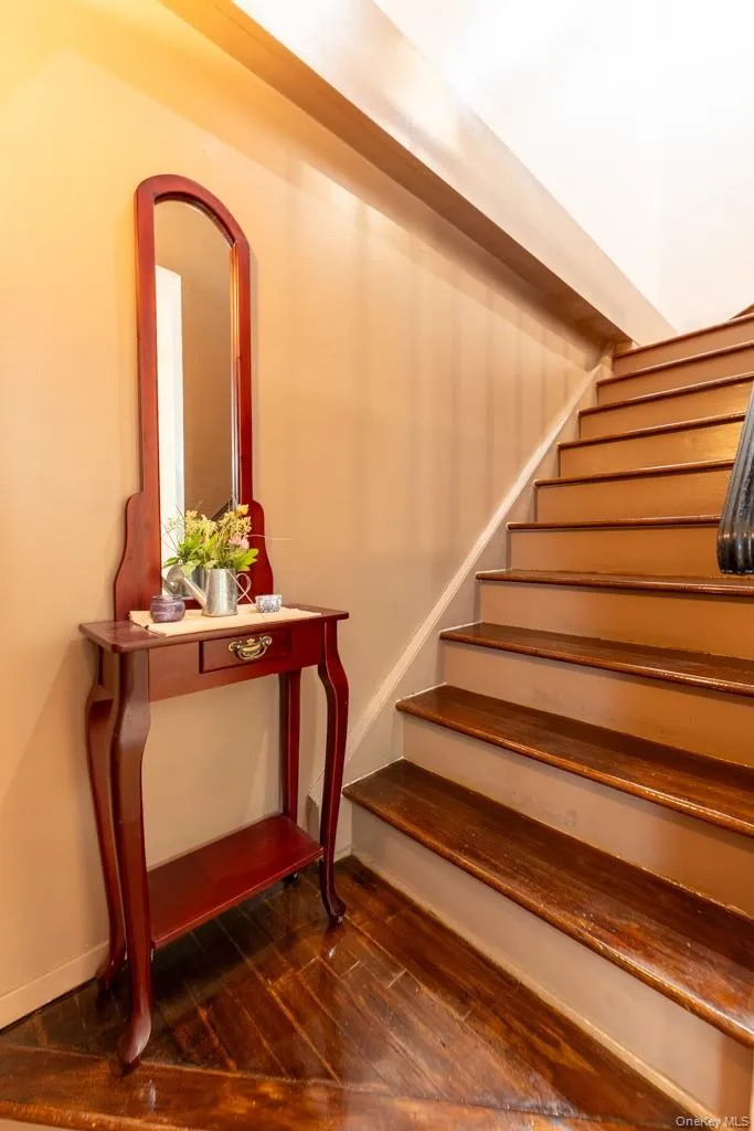 2175 Hughes Avenue, New York, NY, 3 Bedrooms Bedrooms, 7 Rooms Rooms,1 BathroomBathrooms,Residential,For Rent,Hughes,0,1042469 2175 Hughes Avenue, New York, NY, 3 Bedrooms Bedrooms, 7 Rooms Rooms,1 BathroomBathrooms,Residential,For Rent,Hughes,0,1042469