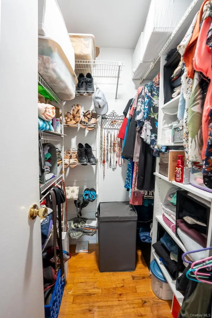 2175 Hughes Avenue, New York, NY, 3 Bedrooms Bedrooms, 7 Rooms Rooms,1 BathroomBathrooms,Residential,For Rent,Hughes,0,1042469 2175 Hughes Avenue, New York, NY, 3 Bedrooms Bedrooms, 7 Rooms Rooms,1 BathroomBathrooms,Residential,For Rent,Hughes,0,1042469