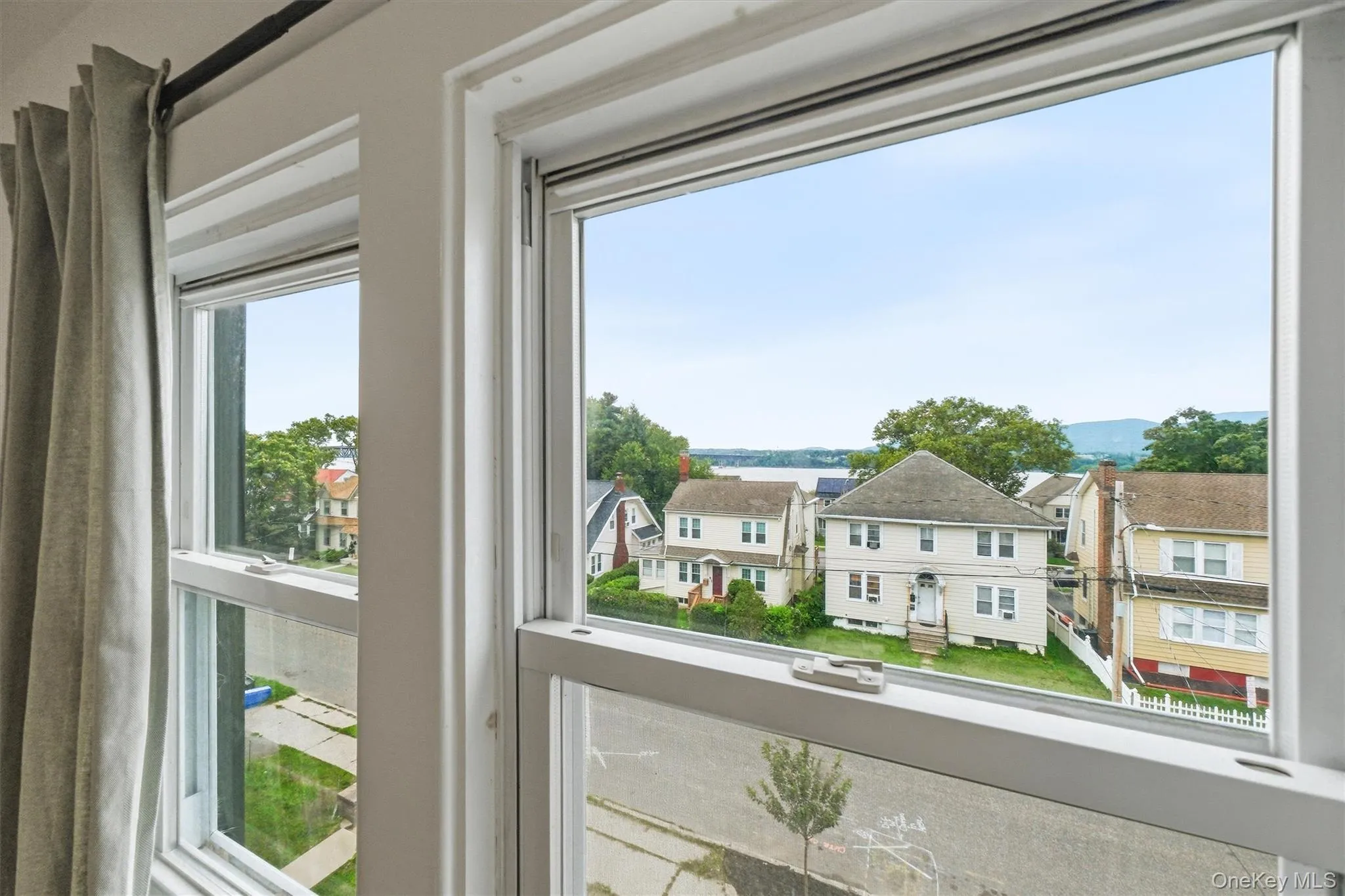 19 Forsythe Place, Newburgh (city), NY, 5 Bedrooms Bedrooms, 9 Rooms Rooms,1 BathroomBathrooms,Residential,For Rent,Forsythe,0,1042470 19 Forsythe Place, Newburgh (city), NY, 5 Bedrooms Bedrooms, 9 Rooms Rooms,1 BathroomBathrooms,Residential,For Rent,Forsythe,0,1042470