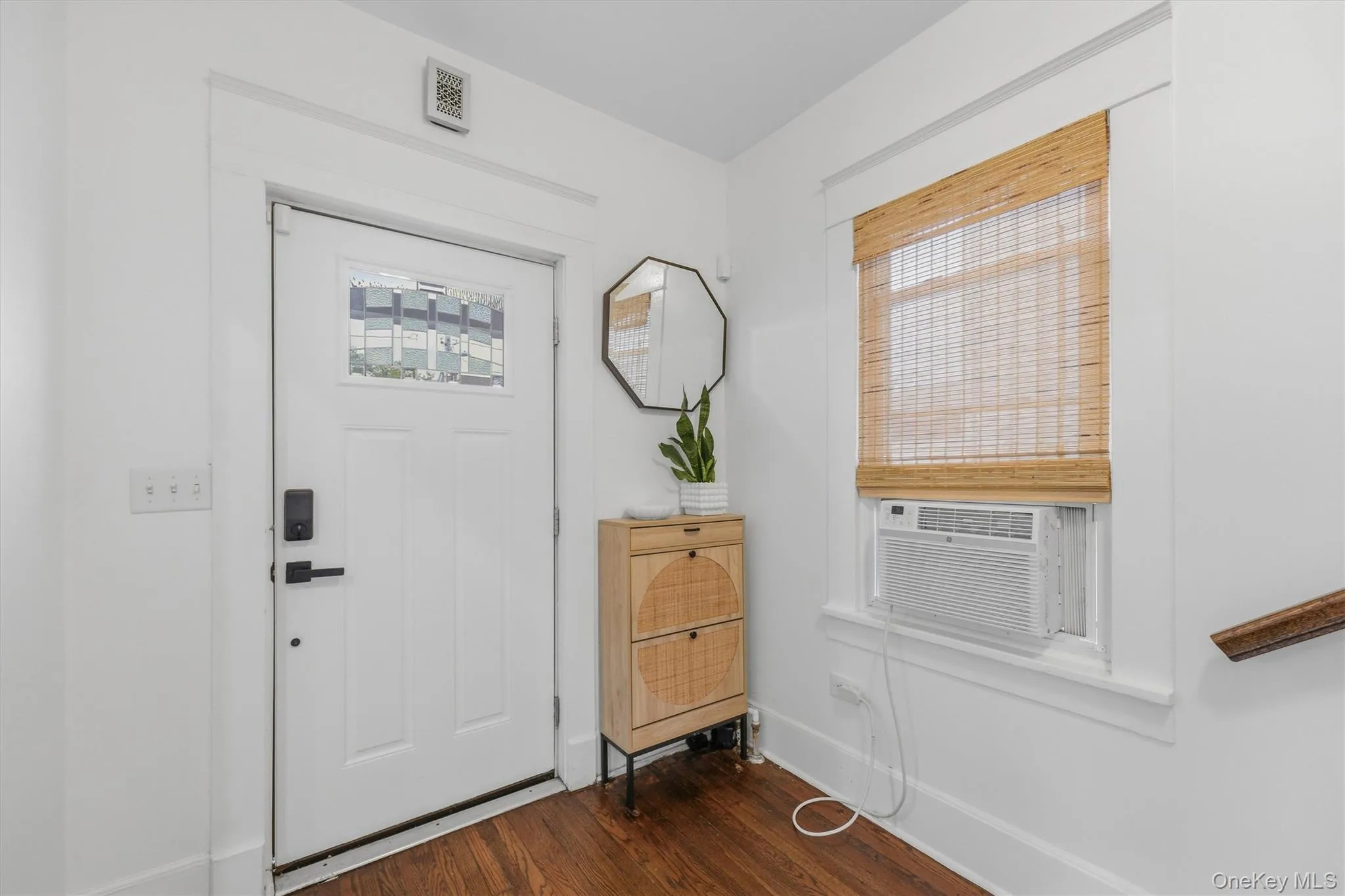 19 Forsythe Place, Newburgh (city), NY, 5 Bedrooms Bedrooms, 9 Rooms Rooms,1 BathroomBathrooms,Residential,For Rent,Forsythe,0,1042470 19 Forsythe Place, Newburgh (city), NY, 5 Bedrooms Bedrooms, 9 Rooms Rooms,1 BathroomBathrooms,Residential,For Rent,Forsythe,0,1042470