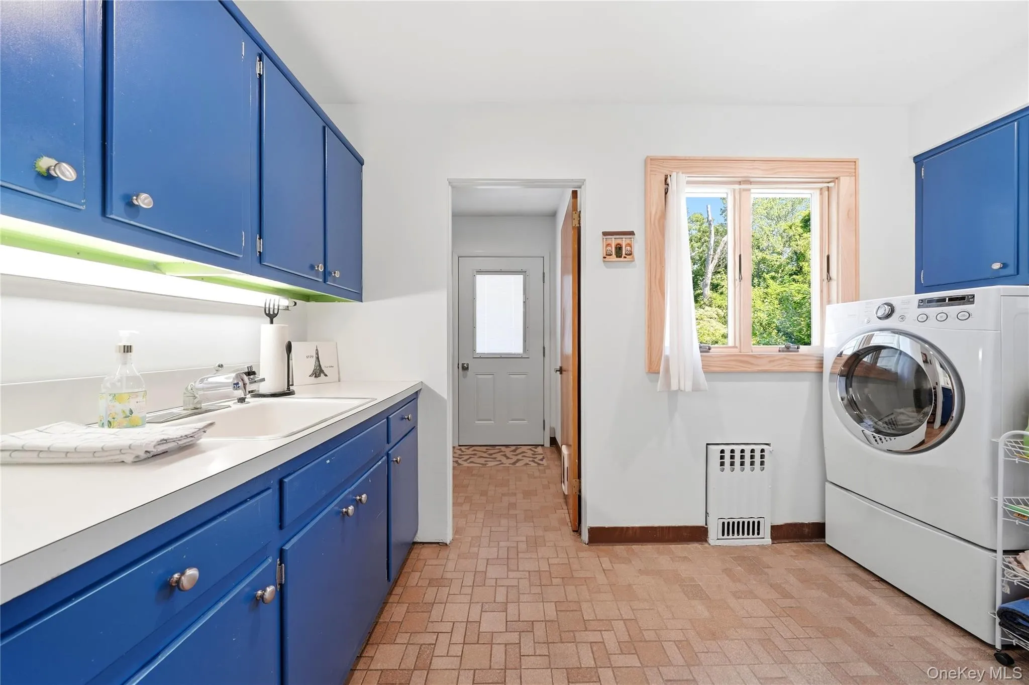 107 Lake Shore Drive, Brookhaven, NY, 4 Bedrooms Bedrooms, 12 Rooms Rooms,3 BathroomsBathrooms,Residential,For Rent,Lake Shore,0,1042478 107 Lake Shore Drive, Brookhaven, NY, 4 Bedrooms Bedrooms, 12 Rooms Rooms,3 BathroomsBathrooms,Residential,For Rent,Lake Shore,0,1042478