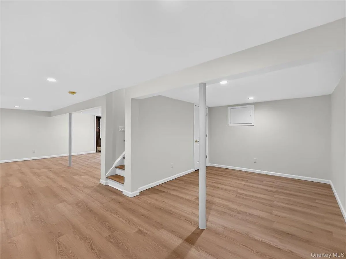 5 Elm Avenue, Hempstead, NY, 4 Bedrooms Bedrooms, 9 Rooms Rooms,3 BathroomsBathrooms,Residential,For Rent,Elm,0,1042484 5 Elm Avenue, Hempstead, NY, 4 Bedrooms Bedrooms, 9 Rooms Rooms,3 BathroomsBathrooms,Residential,For Rent,Elm,0,1042484